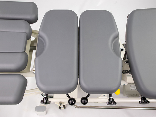 Stół rehabilitacyjny Upright Chiro Z7 - pianka integralna, rama sterująca, kółka, regulacja drop, pasy, szaro biały